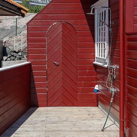 Idylic Sea House, With High Standard